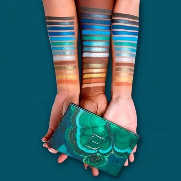 🌸 NIB & Unused HipDot Cenote Pressed Eyeshadow Palette Blue & Terracotta Colors - Picture 2 of 5